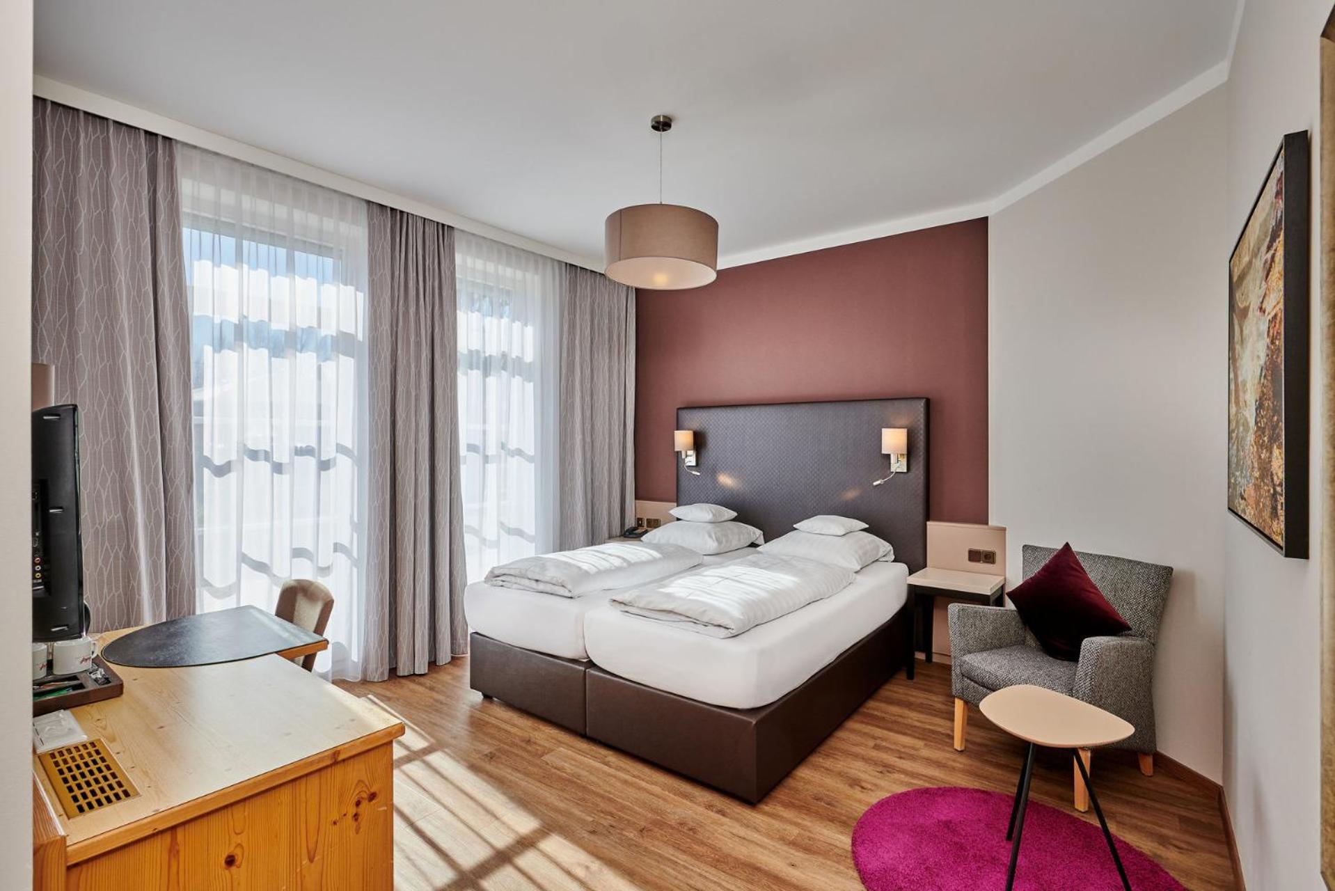 Am Hotel Neutraubling