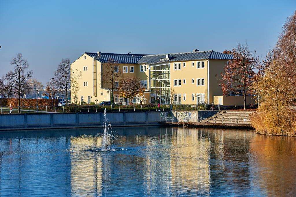 Am 4* Neutraubling